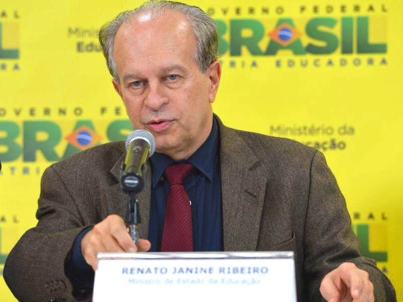 O ministro da Educação, Renato Janine, anuncia novas regras para o Enem, Exame Nacional do Ensino Médio (Valter Campanato/Agência Brasil)