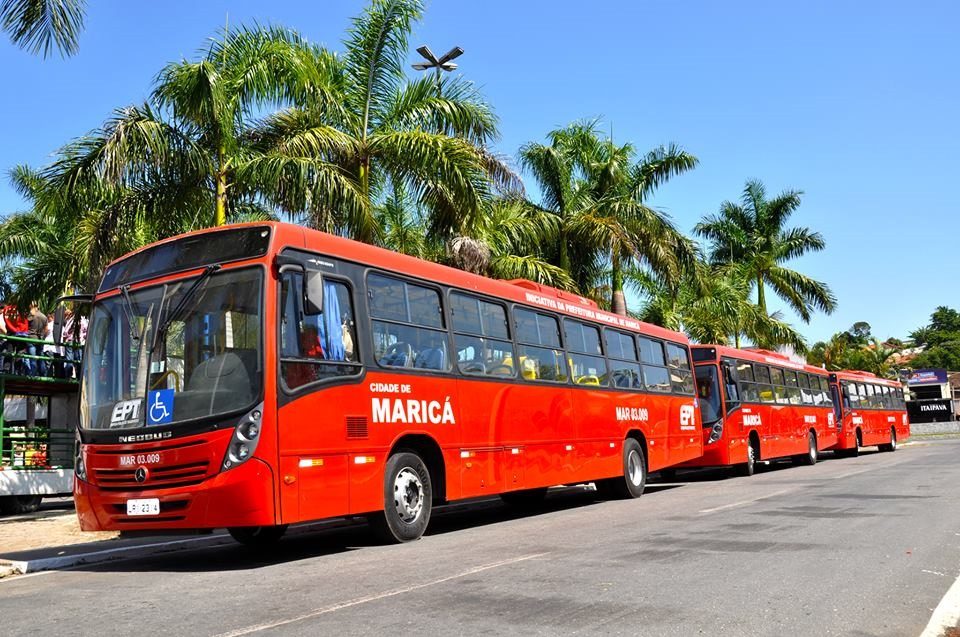 Prefeitura garante ônibus circulando normalmente. Foto: Rosely Peregrino / MaricáInfo