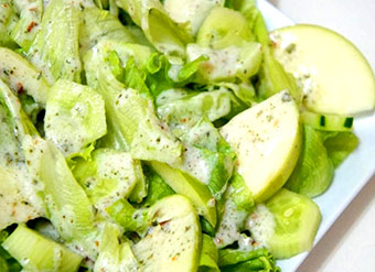 salada alface pepino e maçã verde