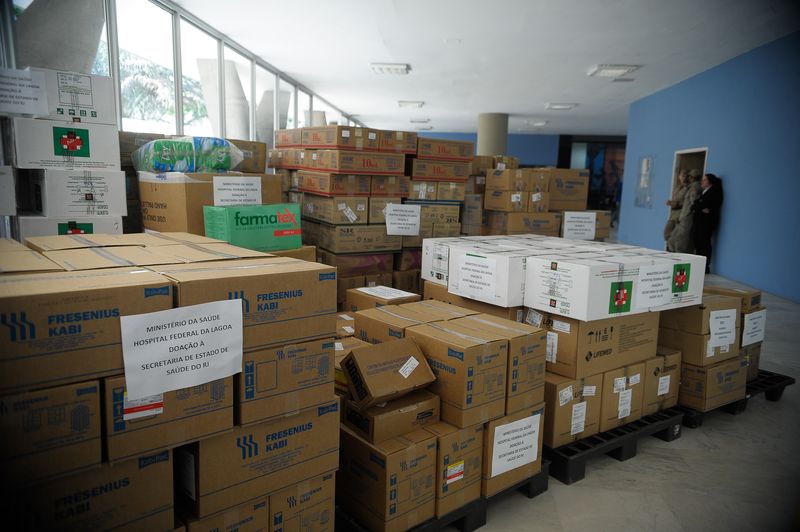 Rio de Janeiro - Distribuição de medicamentos e material hospitalar doados pelo governo federal à rede estadual de saúde, a partir do Hospital Federal da Lagoa (Fernando Frazão/Agência Brasil)