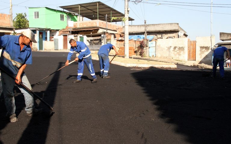 Asfalto na rua Pedro Americo no Mutondo SN (Foto: Sandro Nascimento)