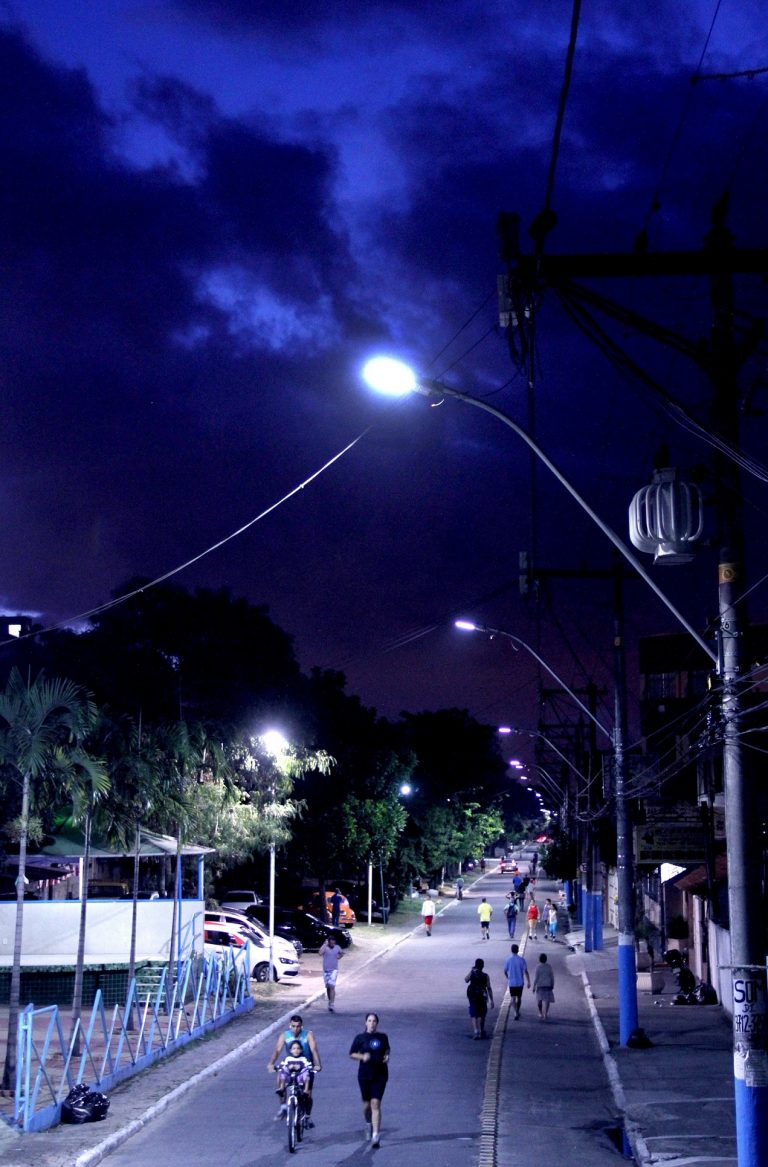 Iluminação na rua da caminhada SN (3)
