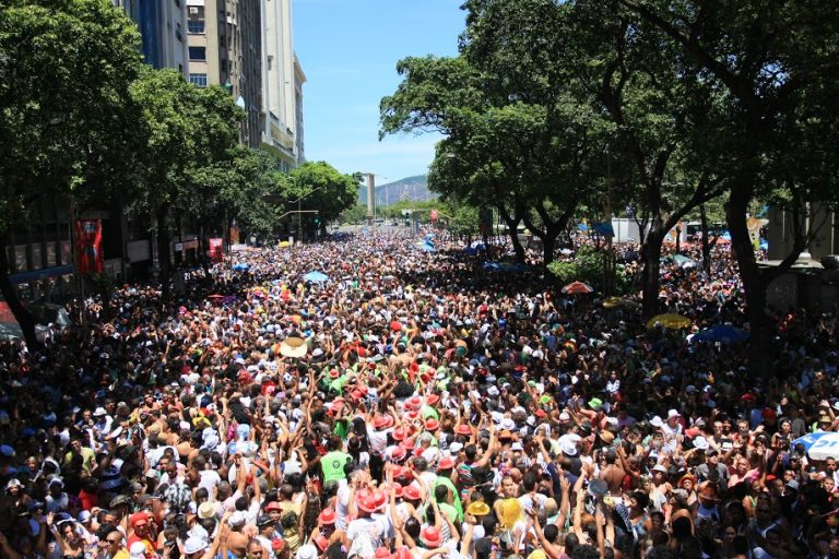 Cordão da Bola Preta abre Carnaval 2015 em Maricá