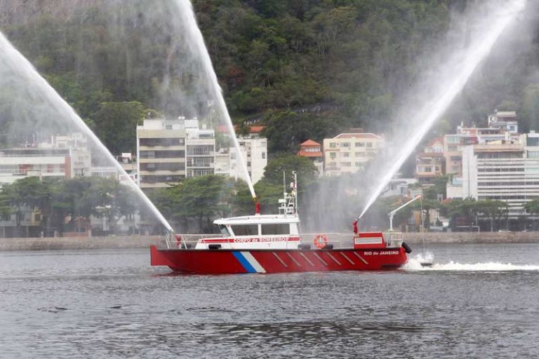 Governo adquire ‘superbarco’ para missões de salvamento