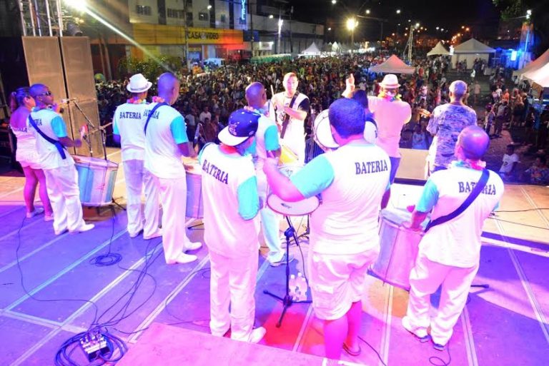 Carmelitas anima o Carnaval de Itaboraí