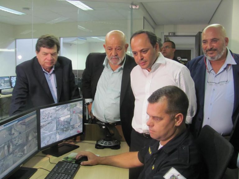Rodrigo Neves visita Centro de Monitoramento de São Bernardo do Campo, em São Paulo