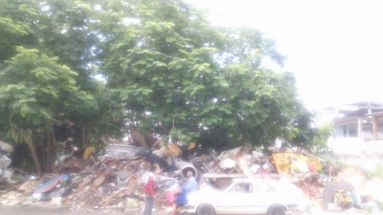 Escolas de samba tem material destruído em Niterói