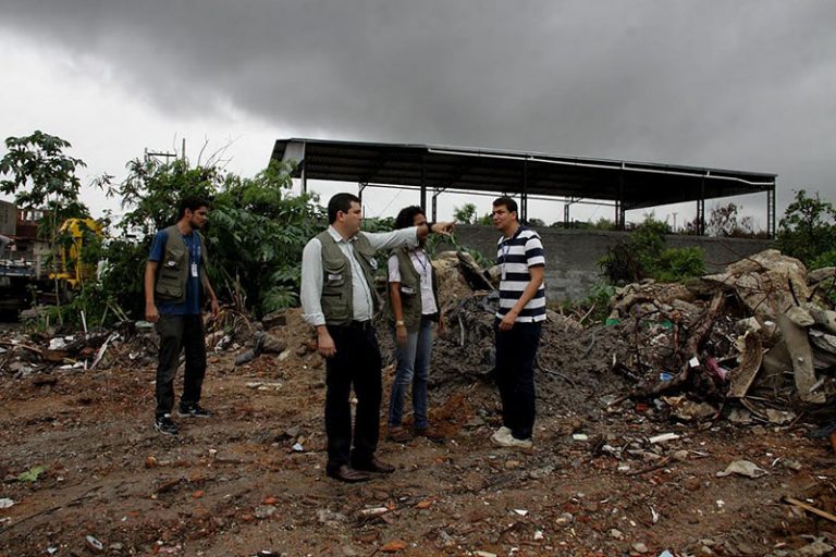 Prefeitura de São Gonçalo faz operação para combater construções irregulares