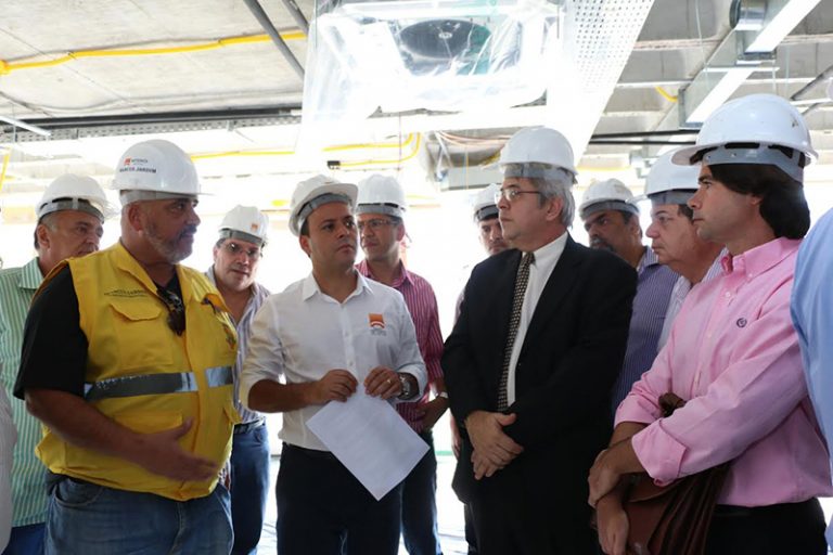 Em visita à obra do Cisp, prefeito diz que pediu instalação de uma CIPP na Região Oceânica
