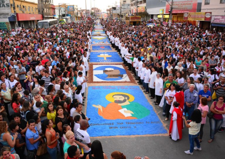 Celebração de Corpus Christi reúne mais de 10 mil pessoas em Itaboraí