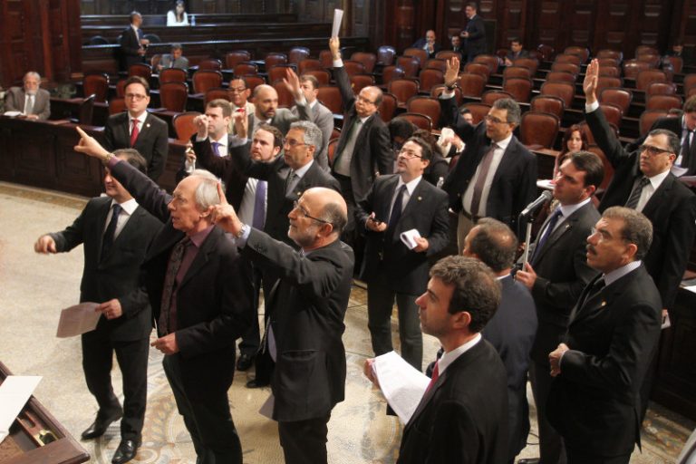 Estabelecimentos que discriminarem LGBTS serão punidos