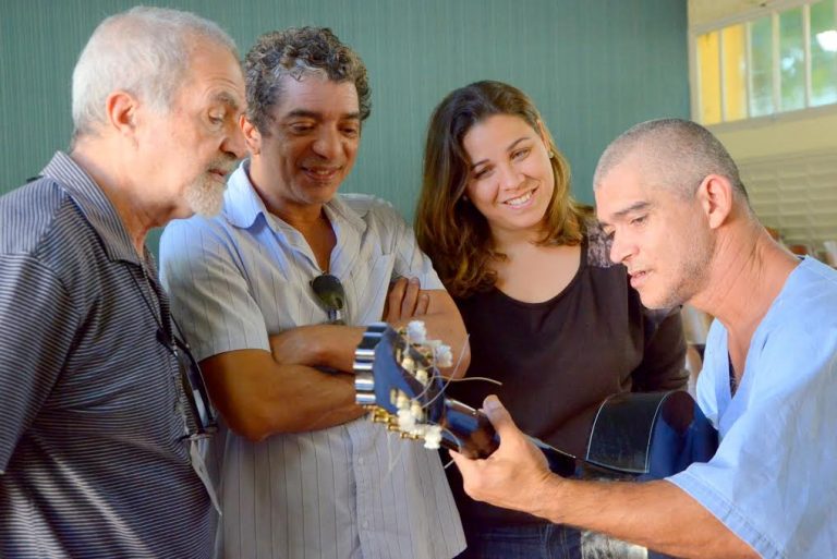 Hospital Psiquiátrico de Jurujuba recebe doação de instrumentos musicais