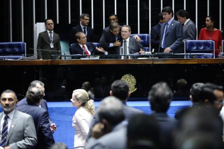 Senado aprova MP que autoriza parcelamento de dívidas dos clubes de futebol