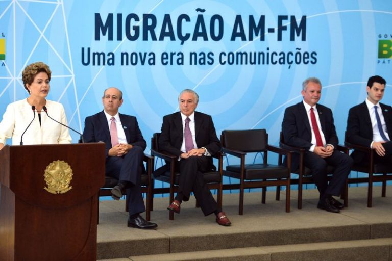 am  FM