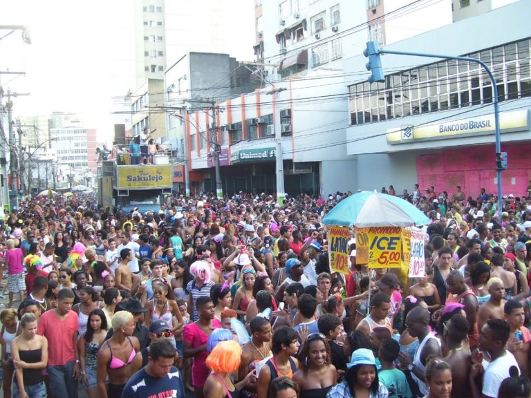Esquema de trânsito para o desfile do Bloco da Piranhas em São Gonçalo