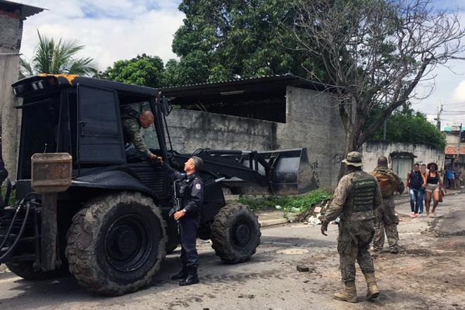 1ff-coronel-samir-e-o-trator-blindado-do-bope-pm