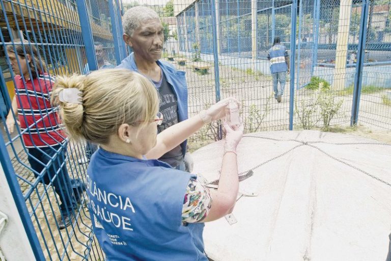 Secretaria de Estado de Saúde realiza teste de água no município de Xerém.