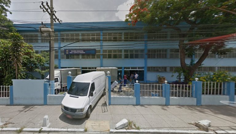 Alunos do colégio estão assustados com as mortes