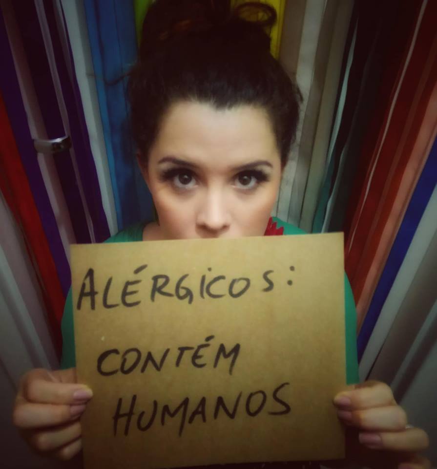 Alérgicos - contém humanos foto