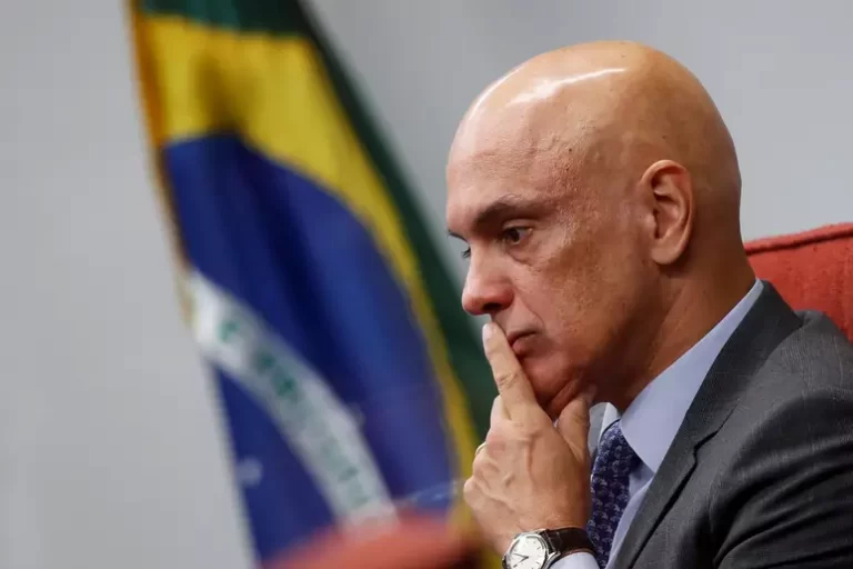 alexandre-de-moraes-1ib38nj85ti05