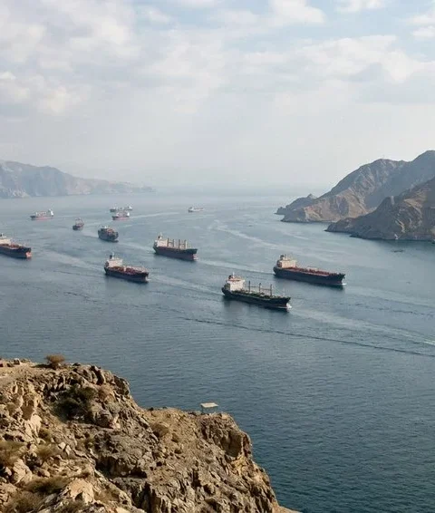 doze-navios-cruzam-estreito-de-ormuz-aps-anncio-de-google_6e5a2eadc098362a54ccce512a954c80