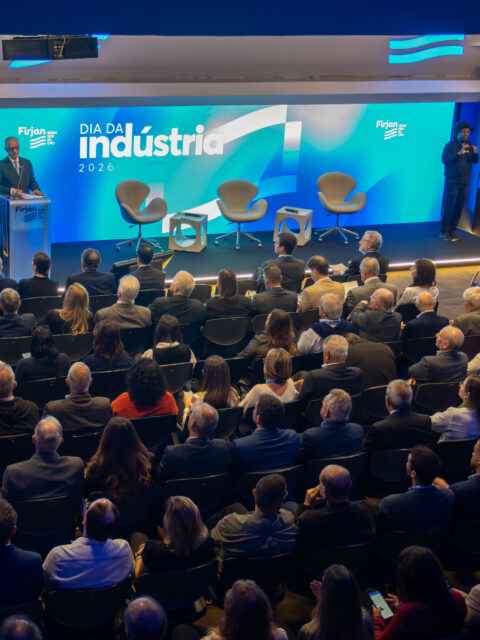 Presidente da Firjan, Luiz Césio Caetano, em discurso no evento em comemoração ao Dia da Indústria - Crédito foto Paula Johas - Firjan