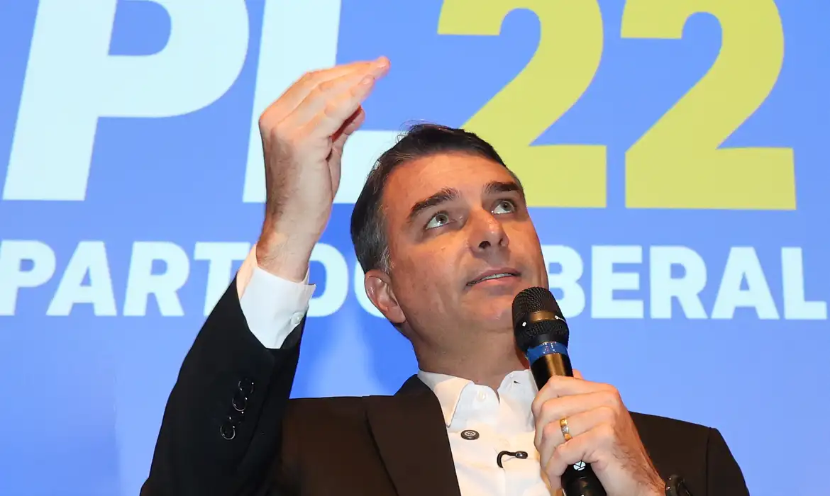 Senador Flávio Bolsonaro durante evento de lançamento de sua candidatura à Presidência