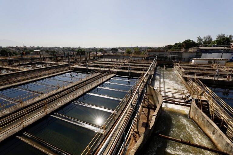 Estação de Tratamento de Água Laranjal, da Cedae, em São Gonçalo, que integra o Sistema Imunana-Laranjal