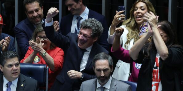 Plenário do Senado Federal durante votação da PEC que acaba com a escala 6x1