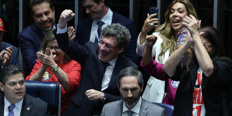 Plenário do Senado Federal durante votação da PEC que acaba com a escala 6x1